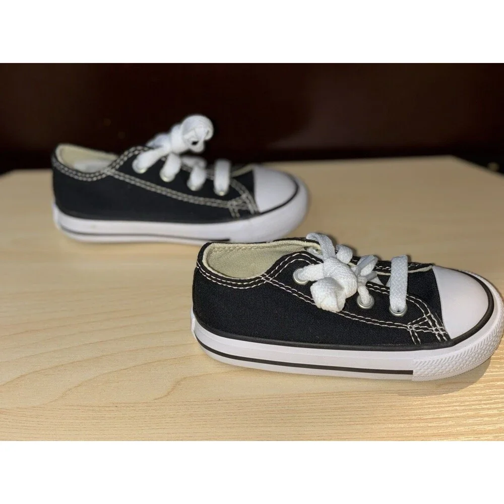 New Converse Infant Child Black Low Top Chucks Size 6 Retail $30